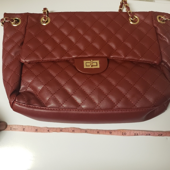 Large Quilted Handbag Wine Burgundy - Picture 15 of 16